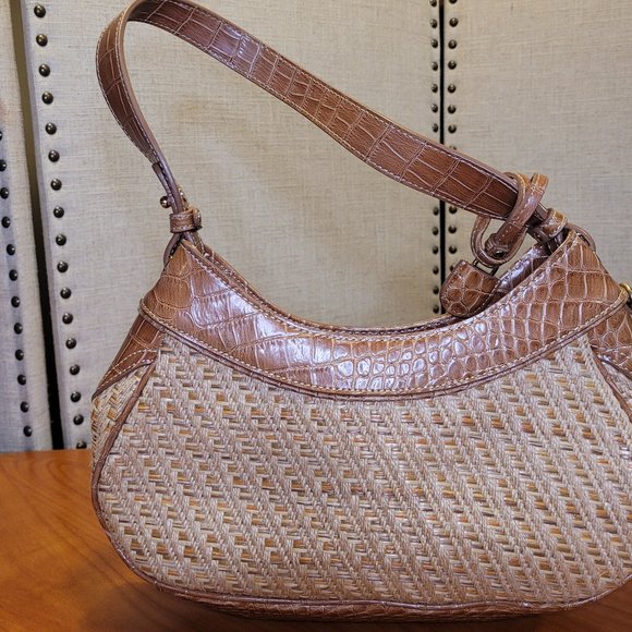 ⚡️Sale - EUC Liz Claiborne- Weaved shoulder bag - Picture 3 of 7
